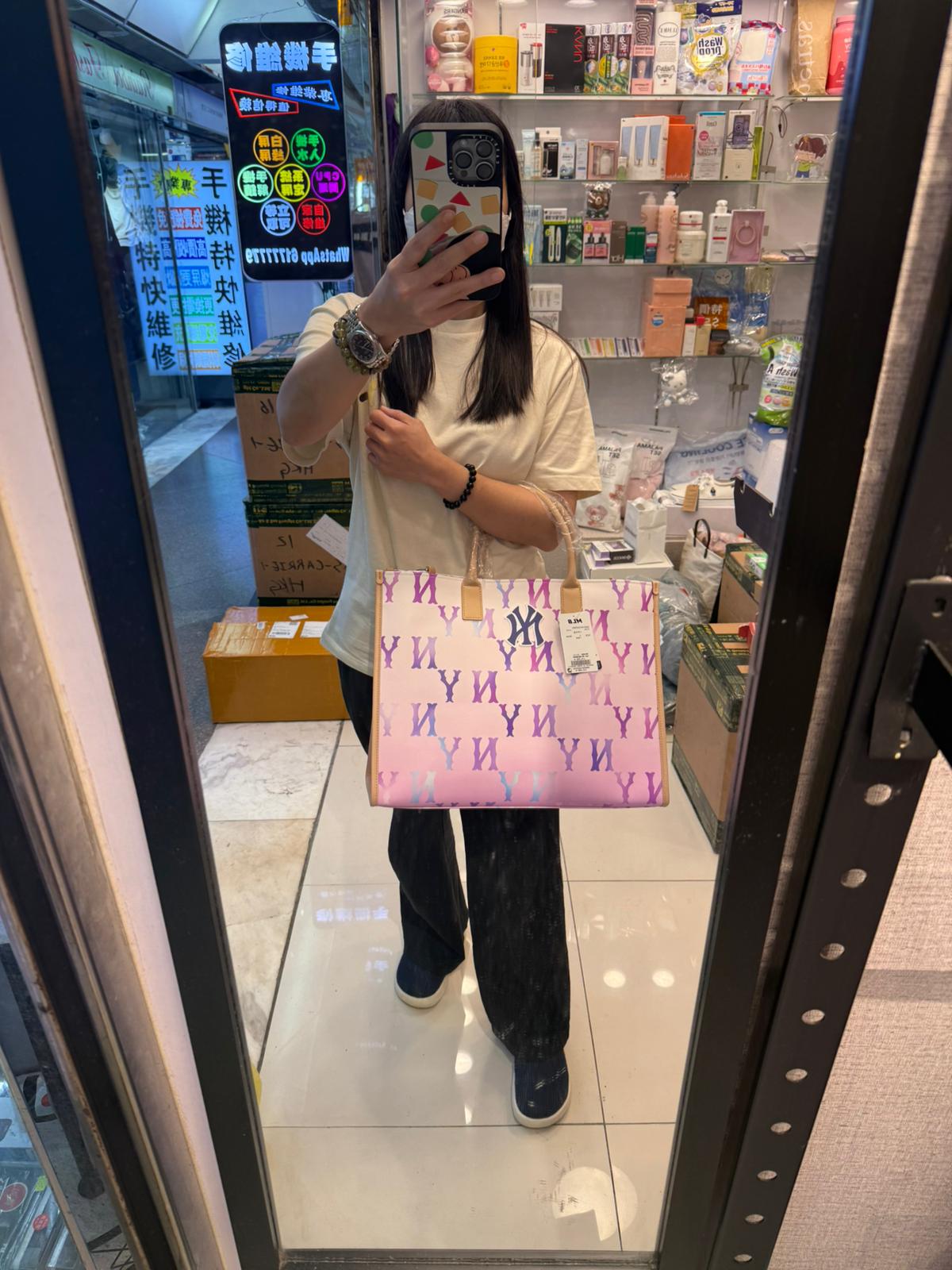 11月30日截🌸❤️突發11月限時特價再折韓國🇰🇷MLB韓國專門店/免稅店 漸層字母圖案塗層帆布大號手提包 NY Tote Bag 平時過千🈹靚料2用袋可側咩可斜咩 | 預訂約3-4星期