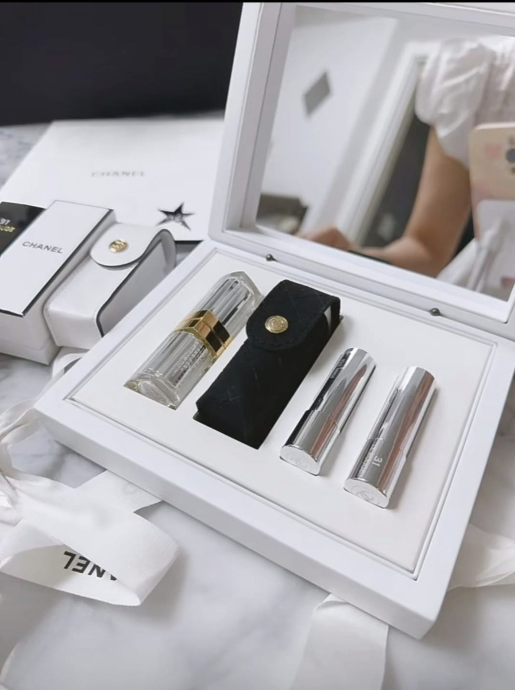 供應商現貨🌸香港專櫃貨 配專櫃紙袋 Chanel香奈兒康鵬街31號唇膏限定禮盒 | 預訂 逢星期一，三返倉執貨 其後約3-5個工作天寄出