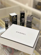 供應商現貨🌸香港專櫃貨 配專櫃紙袋 Chanel香奈兒康鵬街31號唇膏限定禮盒 | 預訂 逢星期一，三返倉執貨 其後約3-5個工作天寄出