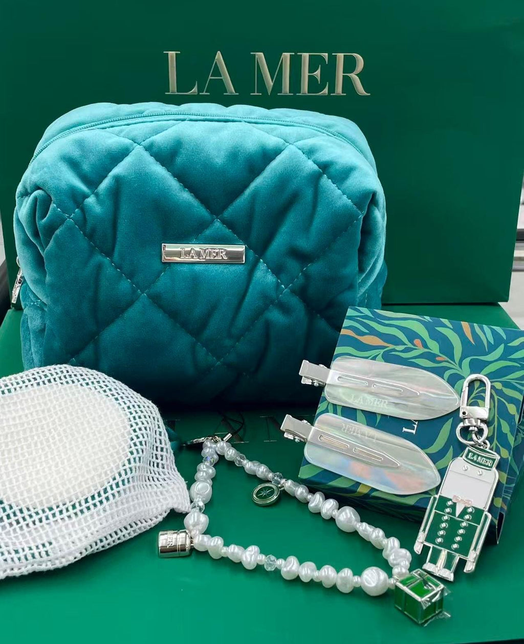 供應商現貨♦️只有九套♦️🌸❤️🔥快閃❤️🔥Lamer海藍之謎限定小禮物大化妝包套裝 | 預訂 逢星期一，三返倉執貨 其後約3-5個工作天寄出