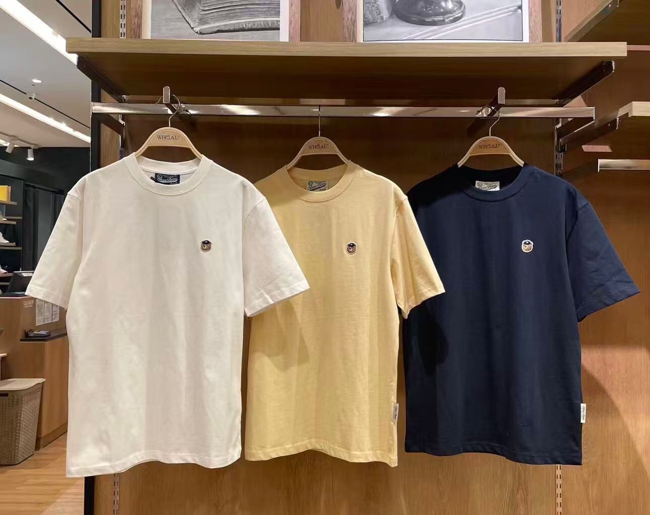 2026年1月15日截🌸Who.A.U最平靚正推介😂 最新上市折扣優惠 刺繡小熊🐻簡約打底/Tee | 預訂約3-4星期