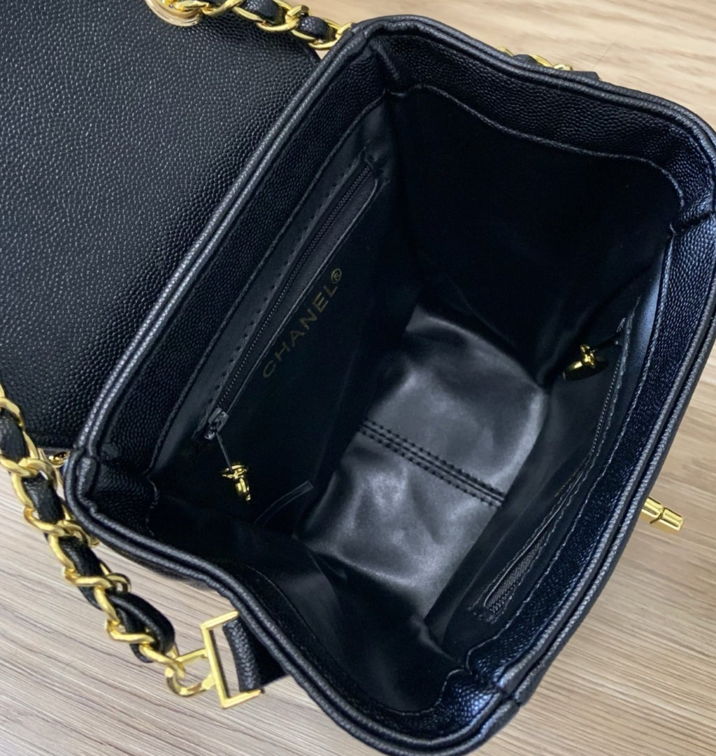 【24小時網站自助下單】🌸CHANEL makeup vic 贈禮大金扣小胖子手袋 連禮盒 | 預訂約4-6星期