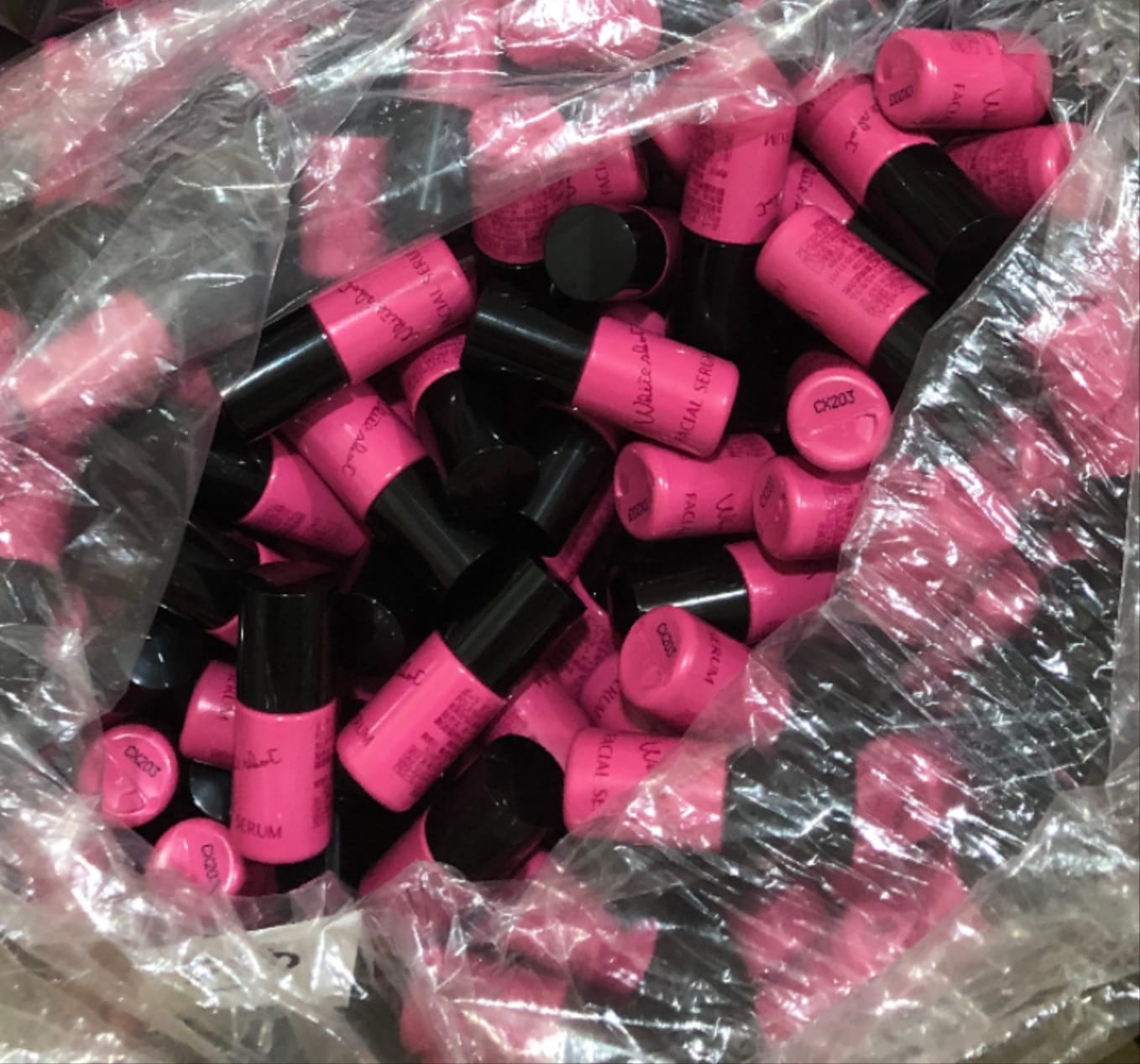 供應商現貨‼️最後40套‼️🌸❤️🔥Pola激減快閃日❤️🔥免稅正品 Pola🆕美白淡斑精華液新版4.2ml | 預訂 逢星期一，三返倉執貨 其後約3-5個工作天寄出