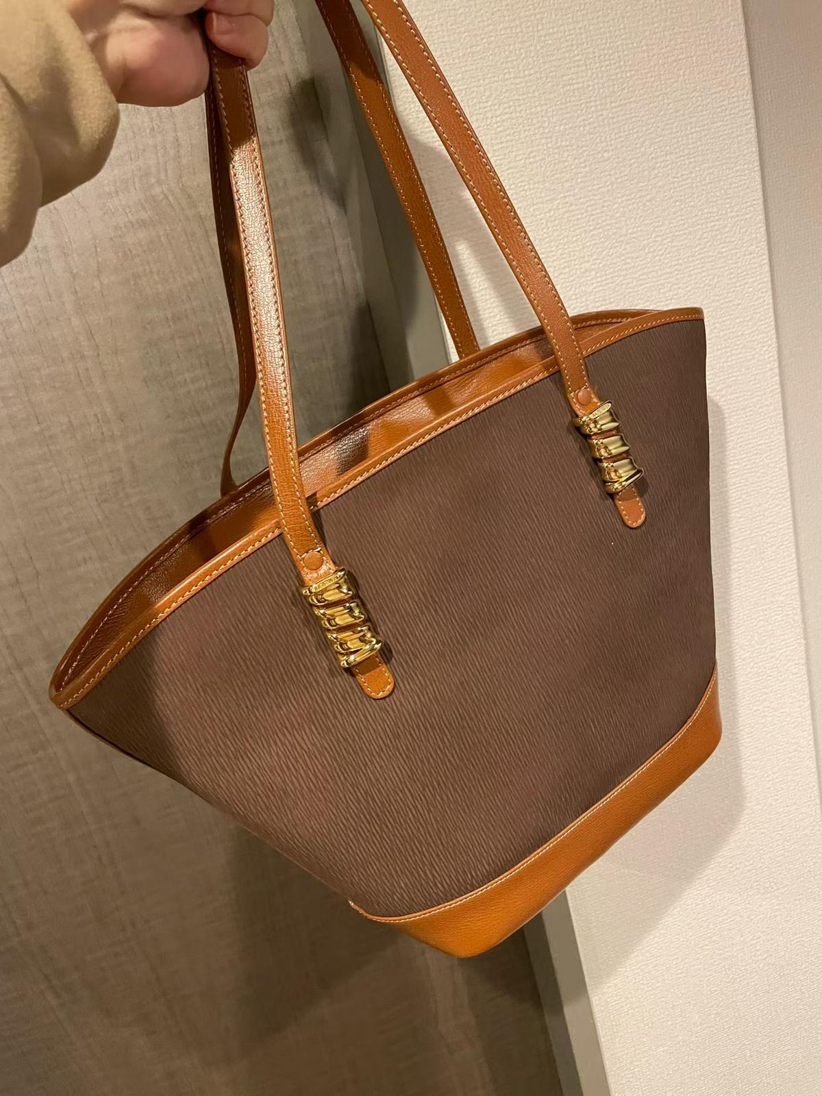 🌸日本中古品代購 Loewe金蛇骨貝殼包 | 預訂約2-3星期