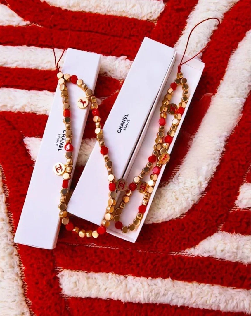 限量🌸💯Chanel Beauty 馬年紅金手機鏈手機繩吊飾 連專櫃紙袋 100%正品 | 預訂約5-6星期