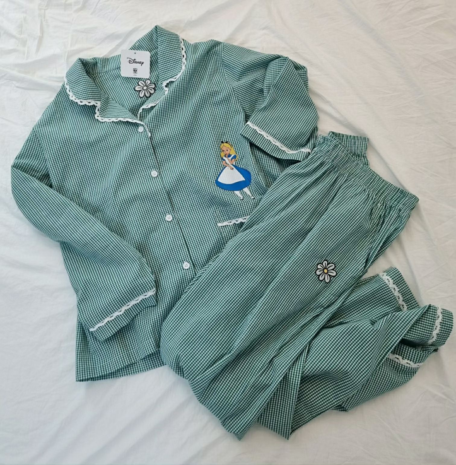 2026年1月28日截🌸韓國🇰🇷Disney 正品 💫2026最新上架 店長推介🆕好多人鍾意嘅愛麗絲Alice睡衣套裝 | 預訂約3-4星期 新年前