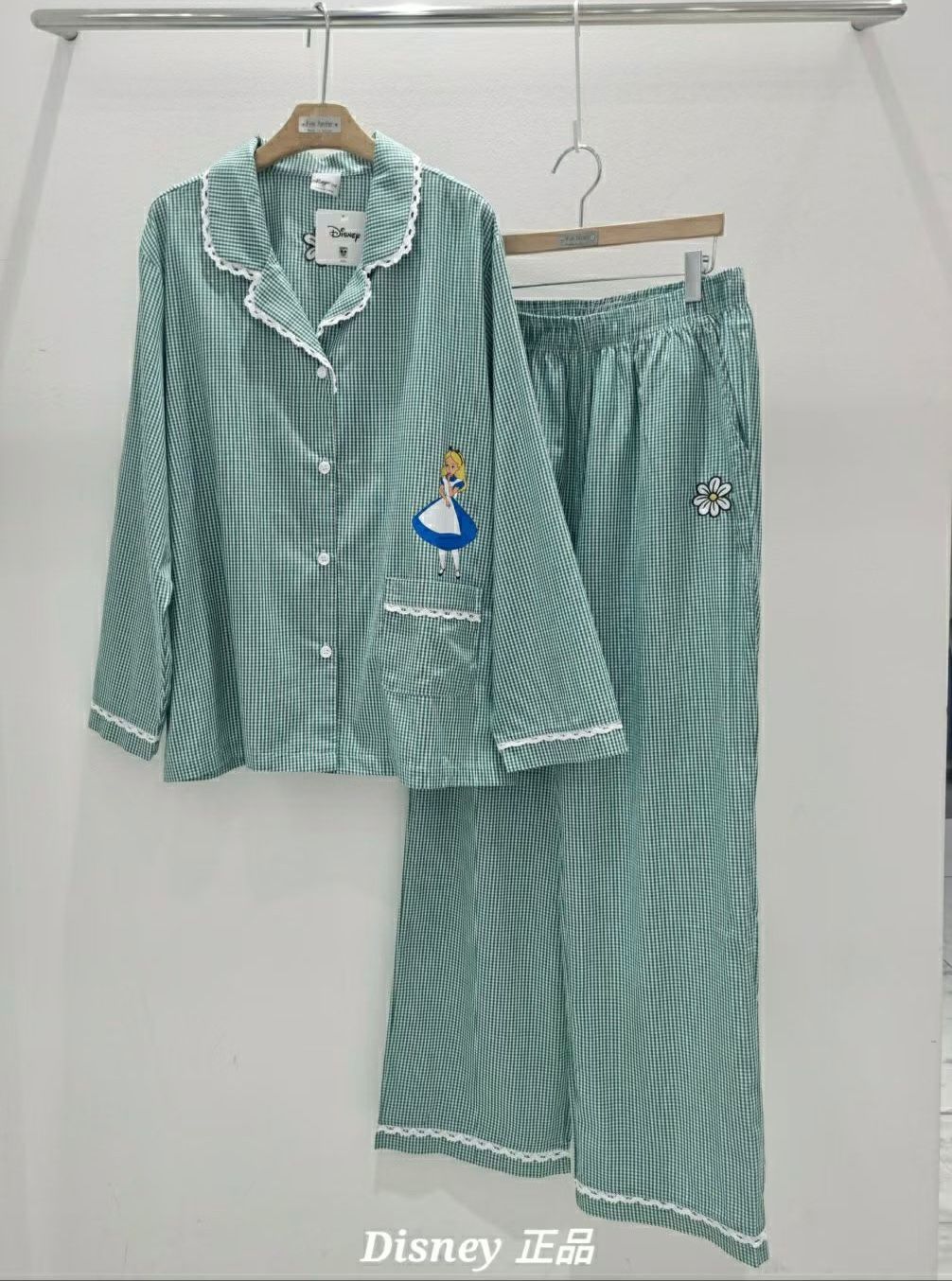 2026年1月28日截🌸韓國🇰🇷Disney 正品 💫2026最新上架 店長推介🆕好多人鍾意嘅愛麗絲Alice睡衣套裝 | 預訂約3-4星期 新年前