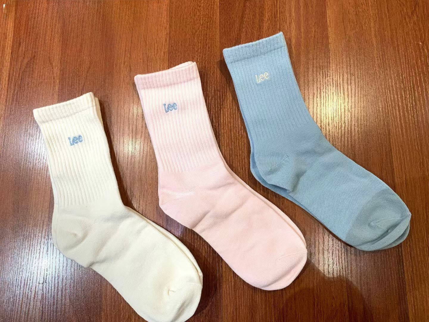 2026年1月28日截🌸💛新年買新衫系列💛LEE 簡約女裝筒襪套裝 🈹折扣優惠 | 預訂約3-4星期 新年前