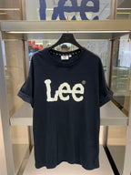 2026年1月28日截🌸💛新年買新衫系列💛韓國🇰🇷LEE 專門店/免稅店 LEE 經典簡約男女短袖 🈹特價+折扣優惠 | 預訂約3-4星期 新年前(自行備註顏色及尺寸)