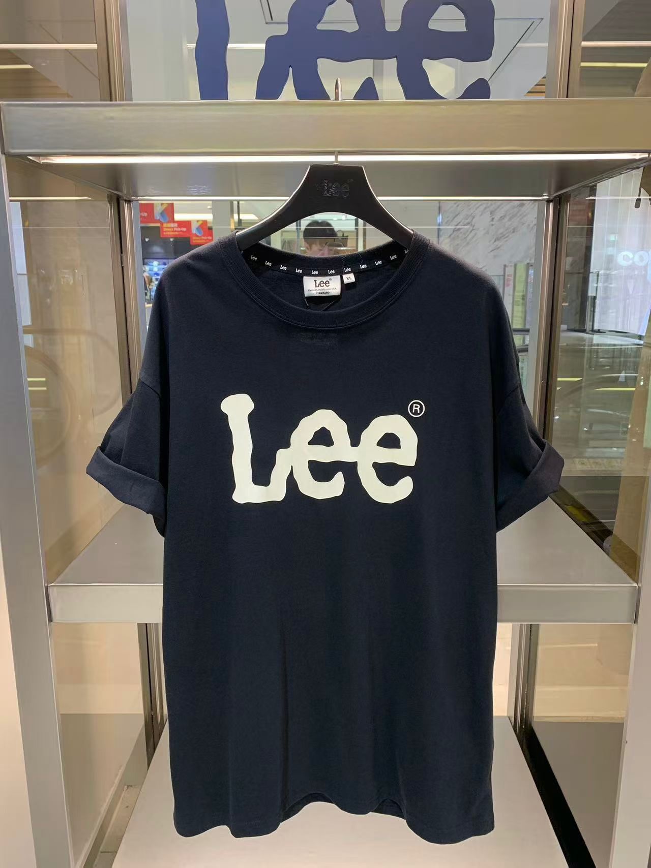 2026年1月28日截🌸💛新年買新衫系列💛韓國🇰🇷LEE 專門店/免稅店 LEE 經典簡約男女短袖 🈹特價+折扣優惠 | 預訂約3-4星期 新年前(自行備註顏色及尺寸)