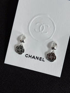 【24小時網站自助下單】🌸💯Chanel 專櫃贈品山茶花掛飾改裝耳環 100%正品改裝 | 預訂約4-6星期