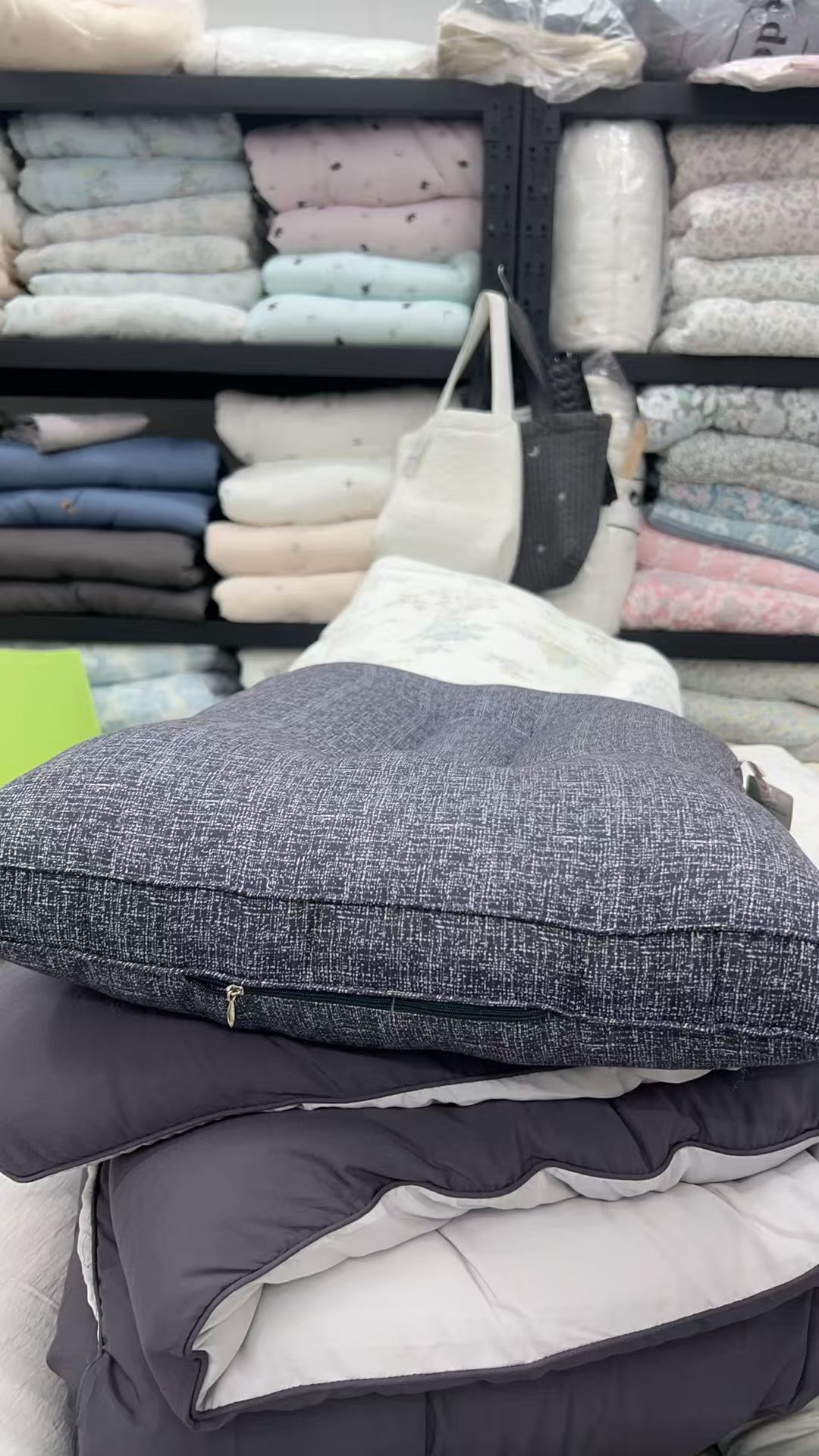 【24小時網站自助下單】2026年1月29日截🌸💛新年買新嘢系列💛sale 枕頭特價款⚠️阿豬媽推介韓國製造🇰🇷🆕升級版護頸枕 側躺支撐力也非常好👍🔥團團爆單韓國廣藏市場棉被團🔥 | 預訂約3-4星期 新年前