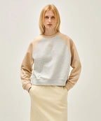 【24小時網站自助下單】2026年2月15日截 🌸💛2026🆕💛最新上市~MARITHE FRANCOIS GIRBAUD W BLOCK CLASSIC LOGO RAGLAN CROP SWEATSHIRT 折扣優惠💕 | 預訂約3-4星期