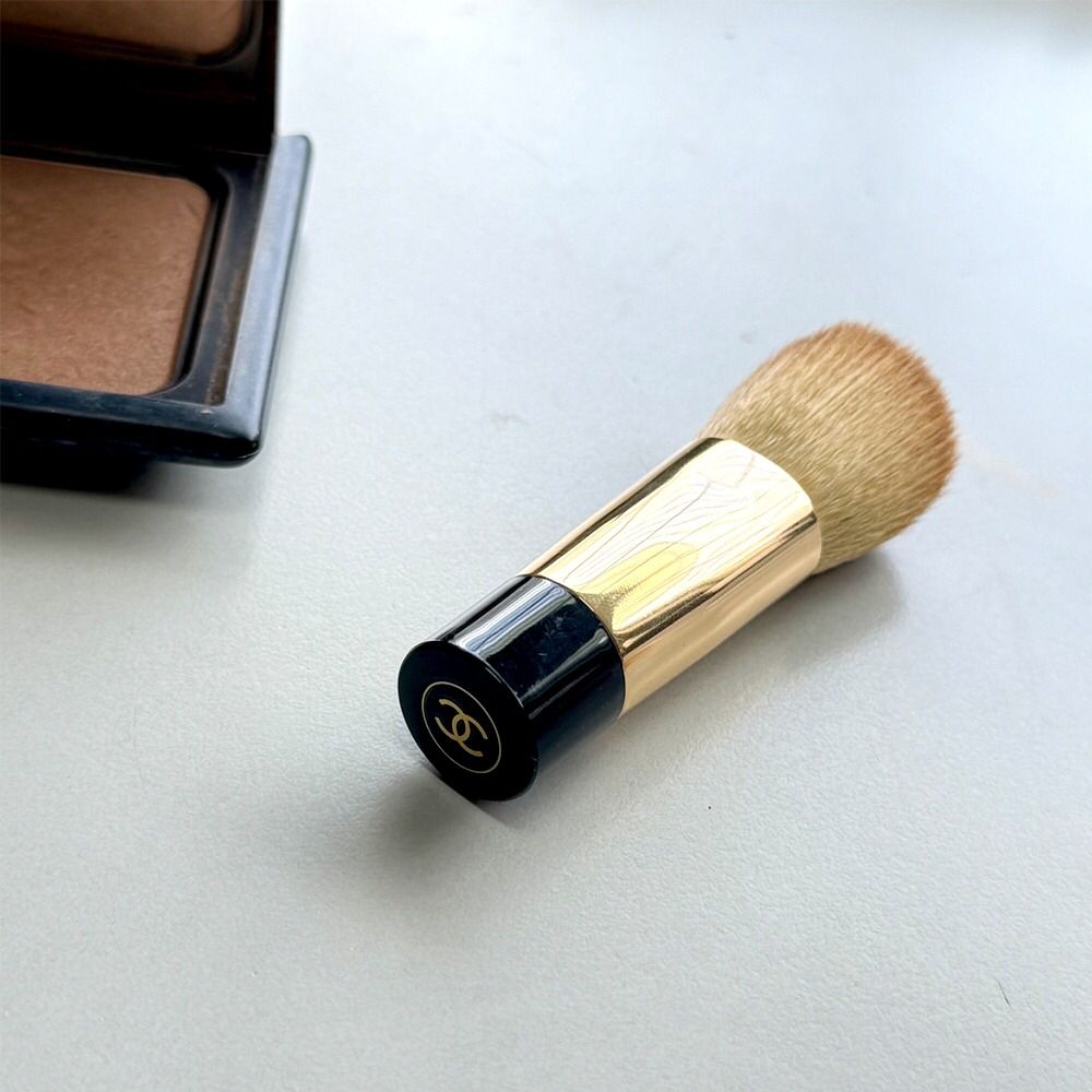 【24小時網站自助下單】🟡現貨250件🌸CHANEL 粉底液/腮紅兩用刷(專櫃) | 落單後約5-7個工作天寄出