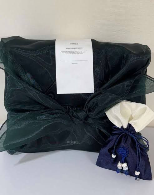 小量現貨🌸HETRAS NEW YEAR GIFT EDITION🧧🐴 5件組絲巾禮盒包 | 落單後約3-5個工作天寄出