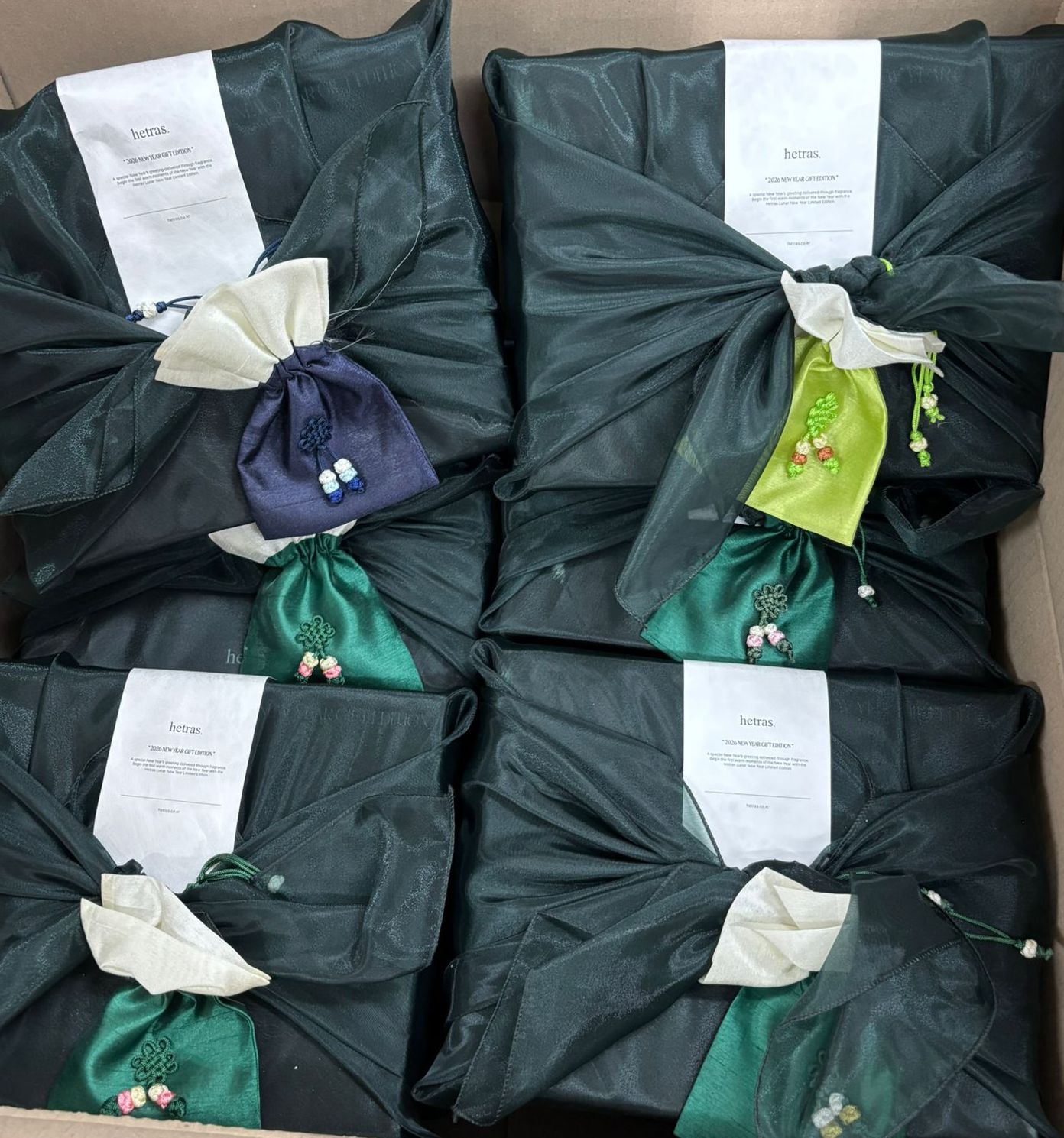 小量現貨🌸HETRAS NEW YEAR GIFT EDITION🧧🐴 5件組絲巾禮盒包 | 落單後約3-5個工作天寄出