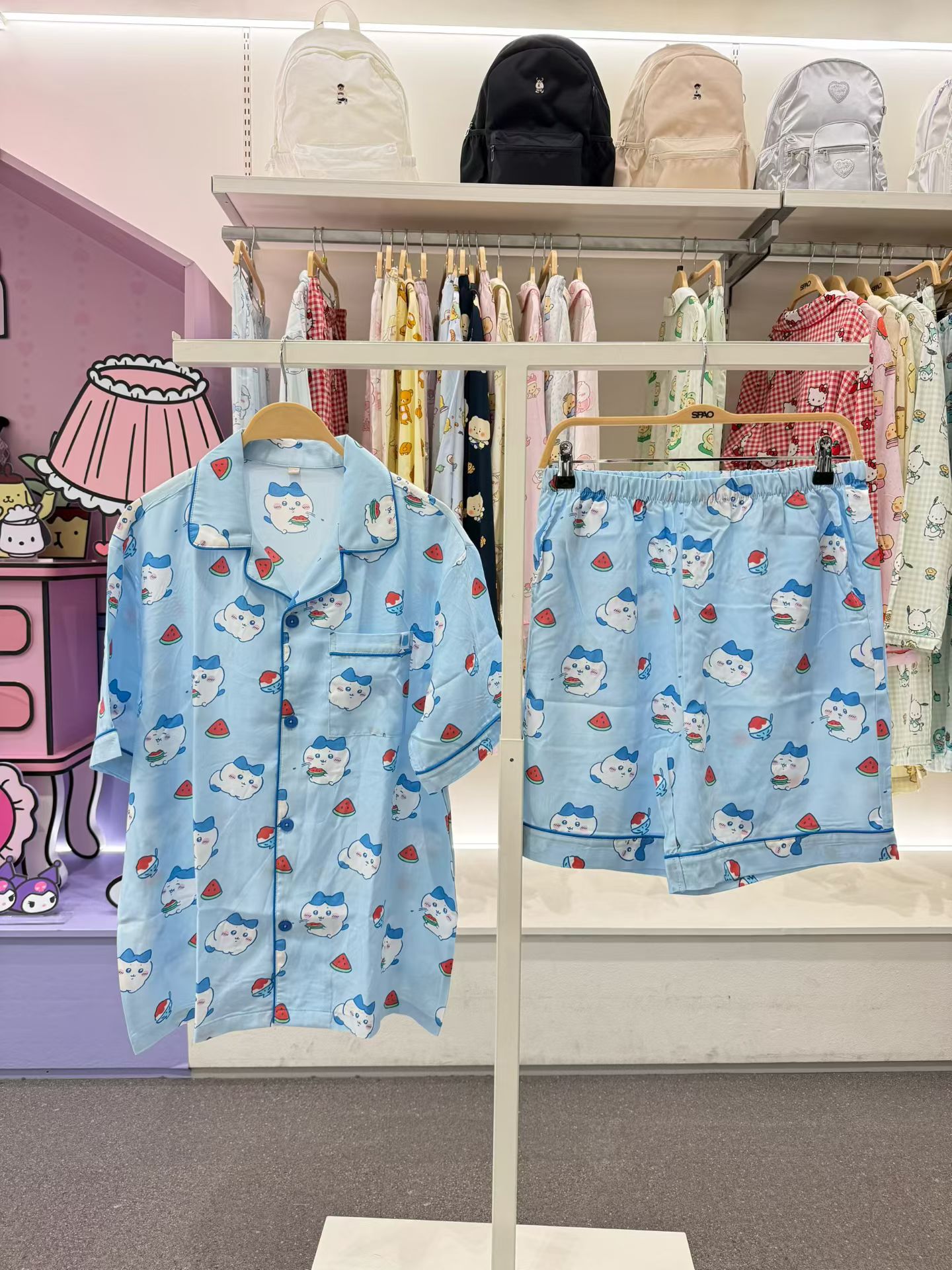 【24小時網站自助下單】2026年3月30日截🌸💛2026年最新上市🆕💛熱賣商品 SPAO x Chiikawa 聯名 短䄂睡衣套裝😍‼️韓國免稅店齊碼現貨‼️ | 預訂約3-4星期(自行備註顏色及尺寸)