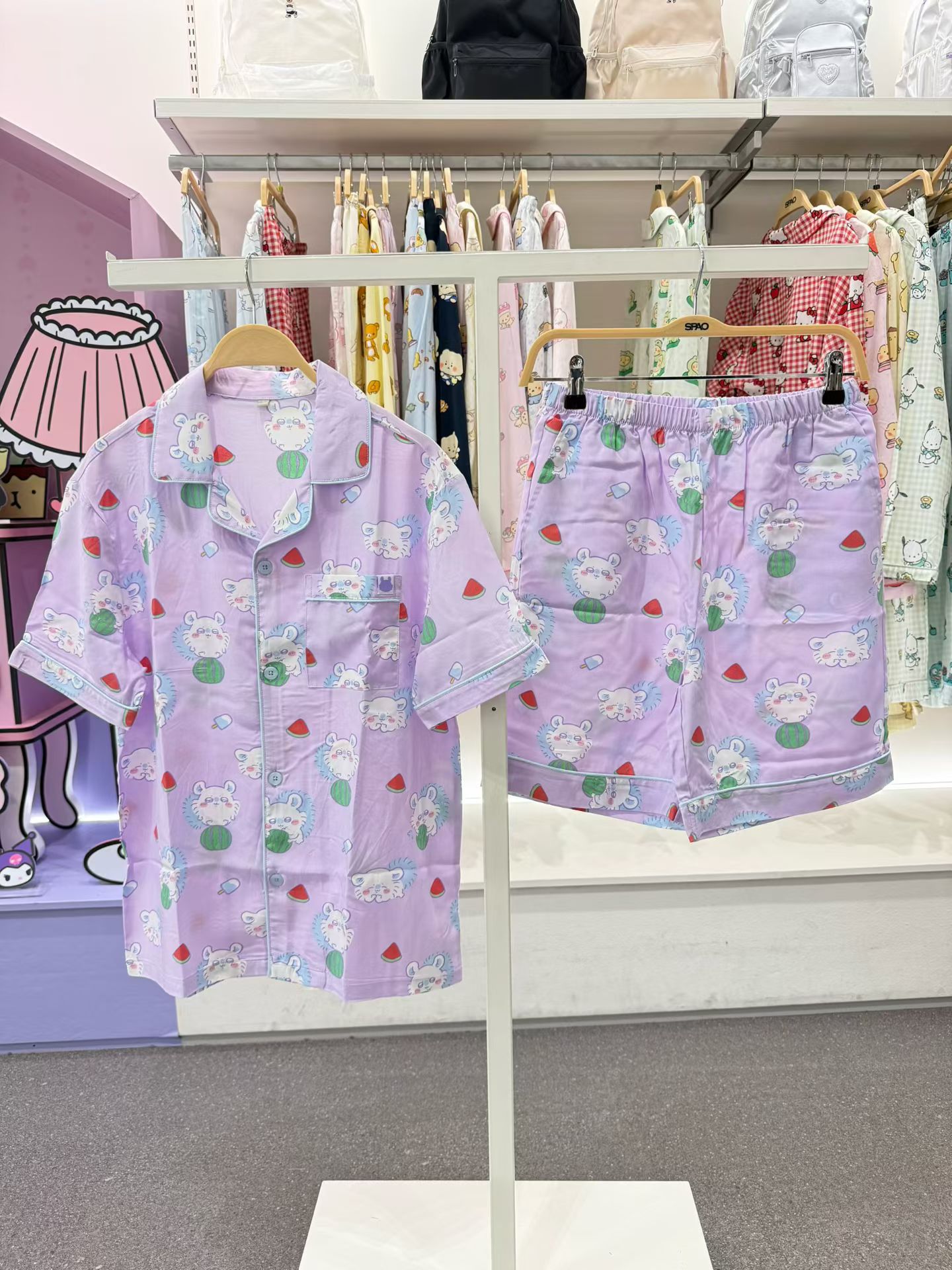 【24小時網站自助下單】2026年3月30日截🌸💛2026年最新上市🆕💛熱賣商品 SPAO x Chiikawa 聯名 短䄂睡衣套裝😍‼️韓國免稅店齊碼現貨‼️ | 預訂約3-4星期(自行備註顏色及尺寸)