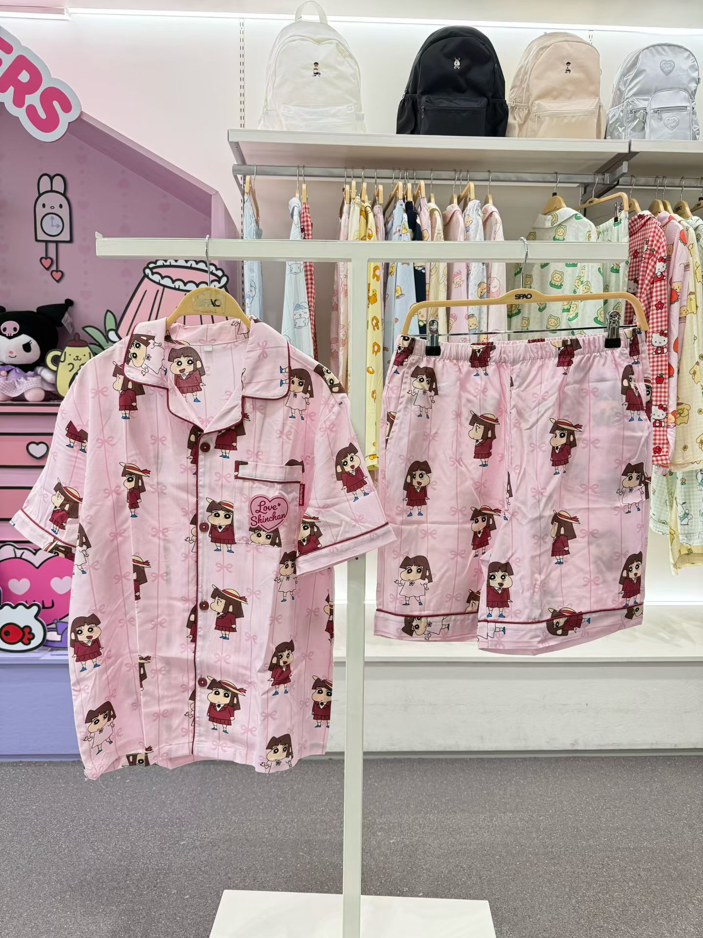 【24小時網站自助下單】2026年3月30日截🌸💛2026年最新上市🆕💛熱賣商品 SPAO x 蠟筆小新 聯名 短䄂睡衣套裝😍‼️韓國免稅店齊碼現貨‼️ | 預訂約3-4星期(自行備註顏色及尺寸)