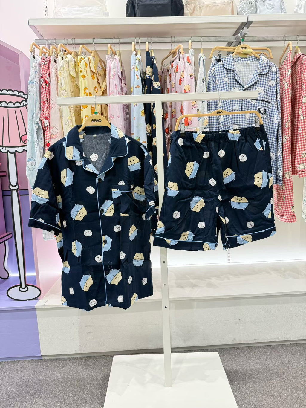 【24小時網站自助下單】售完即止🌸💛2026年最新上市🆕💛熱賣商品 SPAO x 土豆熊 聯名 短䄂睡衣套裝😍‼️韓國免稅店齊碼現貨‼️ | 預訂約3-4星期(自行備註顏色及尺寸) 娉婷貿易公司 Exquisite Beauty Trading Company