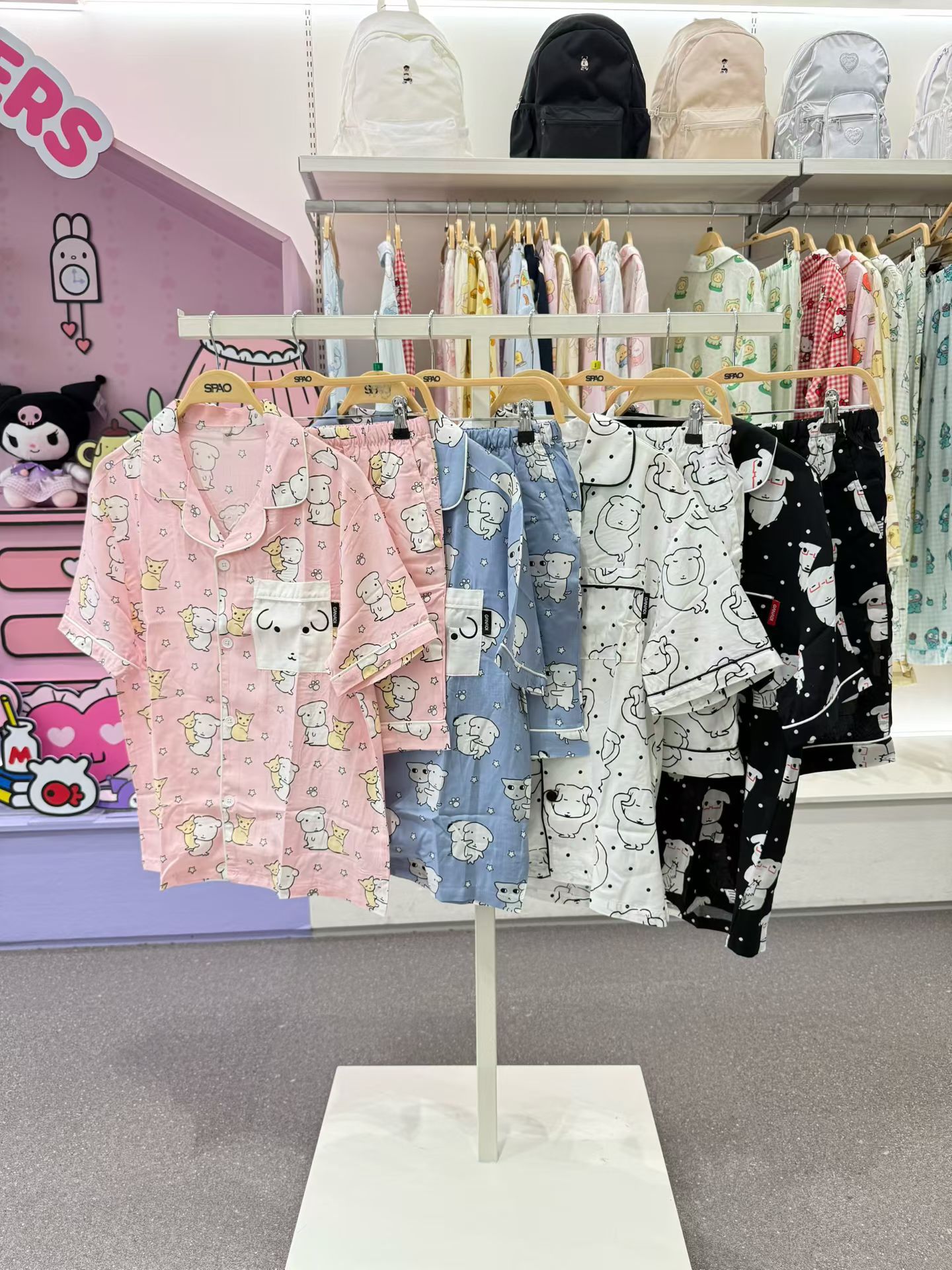 【24小時網站自助下單】2026年3月30日截🌸💛2026年最新上市🆕💛熱賣商品 SPAO x 抱抱狗 聯名 短䄂睡衣套裝😍‼️韓國免稅店齊碼現貨‼️ | 預訂約3-4星期(自行備註顏色及尺寸)