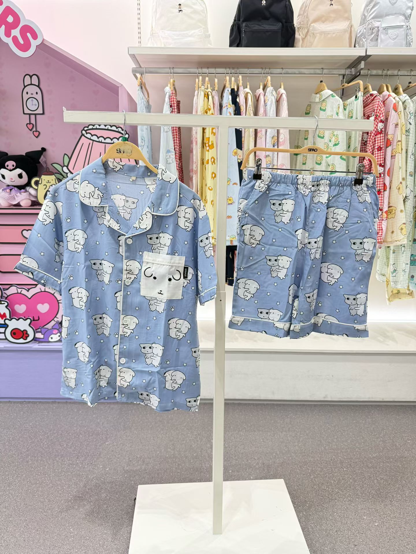 【24小時網站自助下單】2026年3月30日截🌸💛2026年最新上市🆕💛熱賣商品 SPAO x 抱抱狗 聯名 短䄂睡衣套裝😍‼️韓國免稅店齊碼現貨‼️ | 預訂約3-4星期(自行備註顏色及尺寸)