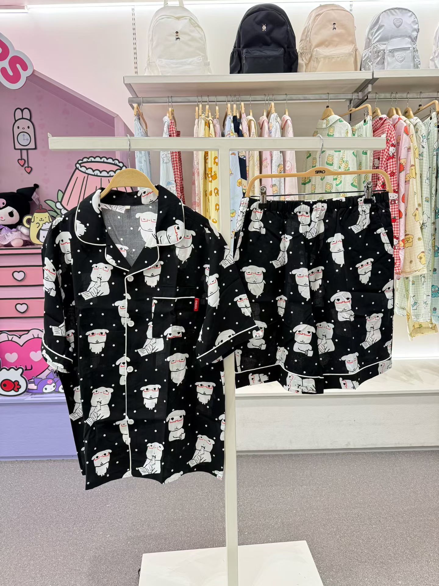 【24小時網站自助下單】2026年3月30日截🌸💛2026年最新上市🆕💛熱賣商品 SPAO x 抱抱狗 聯名 短䄂睡衣套裝😍‼️韓國免稅店齊碼現貨‼️ | 預訂約3-4星期(自行備註顏色及尺寸)