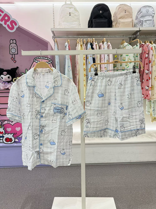 【24小時網站自助下單】售完即止🌸💛2026年最新上市🆕💛熱賣商品 SPAO x 線條小狗 聯名 短䄂睡衣套裝😍‼️韓國免稅店齊碼現貨‼️ | 預訂約3-4星期(自行備註顏色及尺寸) 娉婷貿易公司 Exquisite Beauty Trading Company