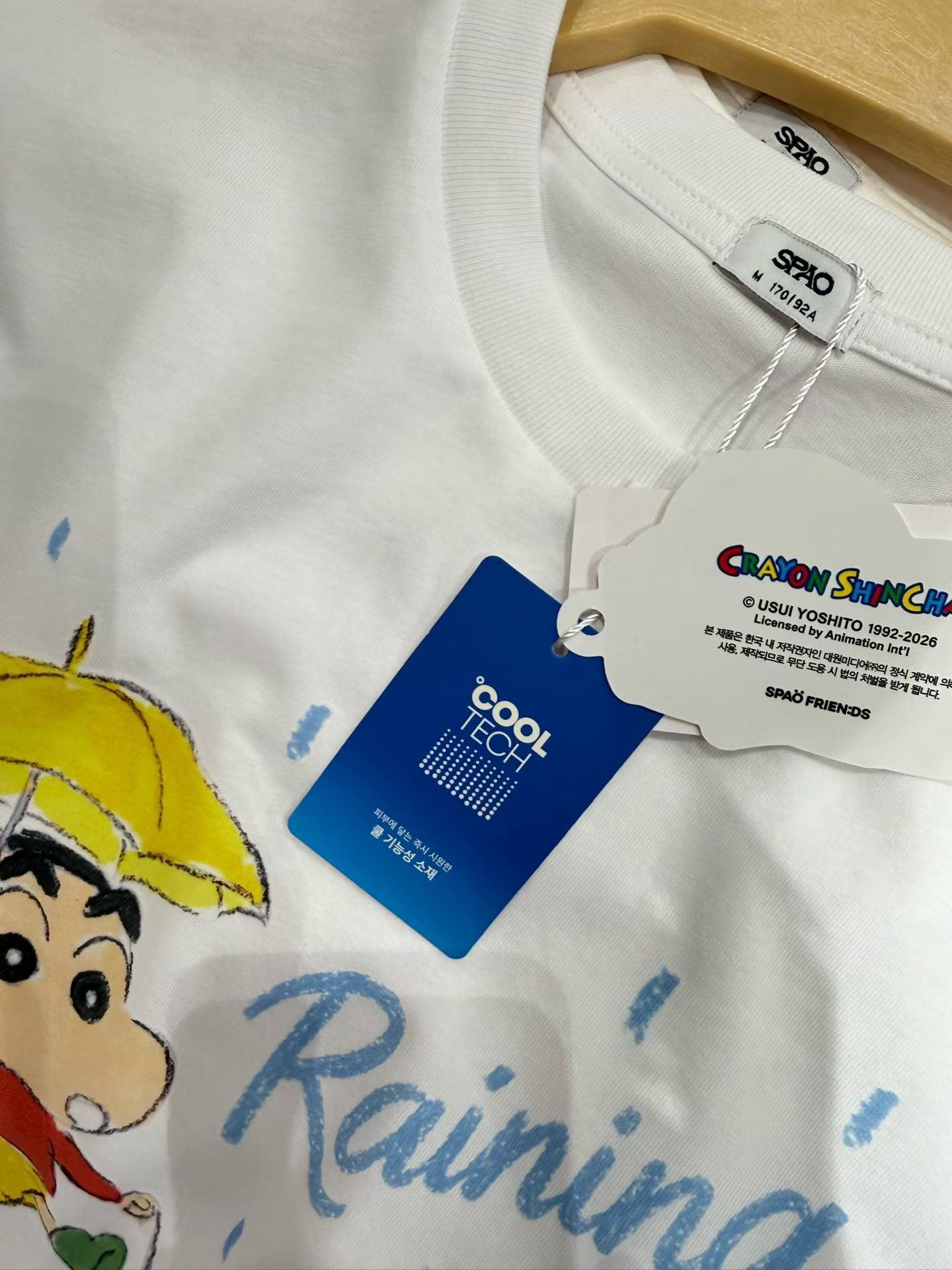 【24小時網站自助下單】售完即止🌸💛2026年最新上市🆕💛平靚正推介‼️SPAO x 蠟筆小新 聯名 涼感短䄂Tee😍 | 預訂約3-4星期(自行備註顏色及尺寸)