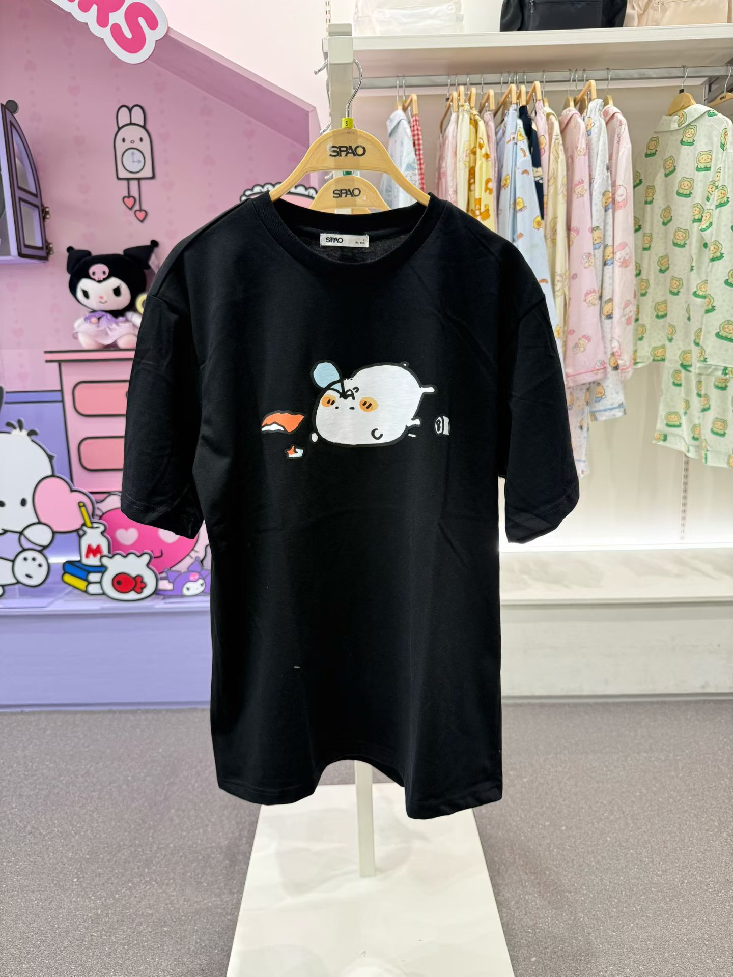 【24小時網站自助下單】2026年3月30日截🌸💛2026年最新上市🆕💛平靚正推介‼️SPAO x 自嘲熊 聯名 涼感短䄂Tee😍 | 預訂約3-4星期(自行備註款式及尺寸)