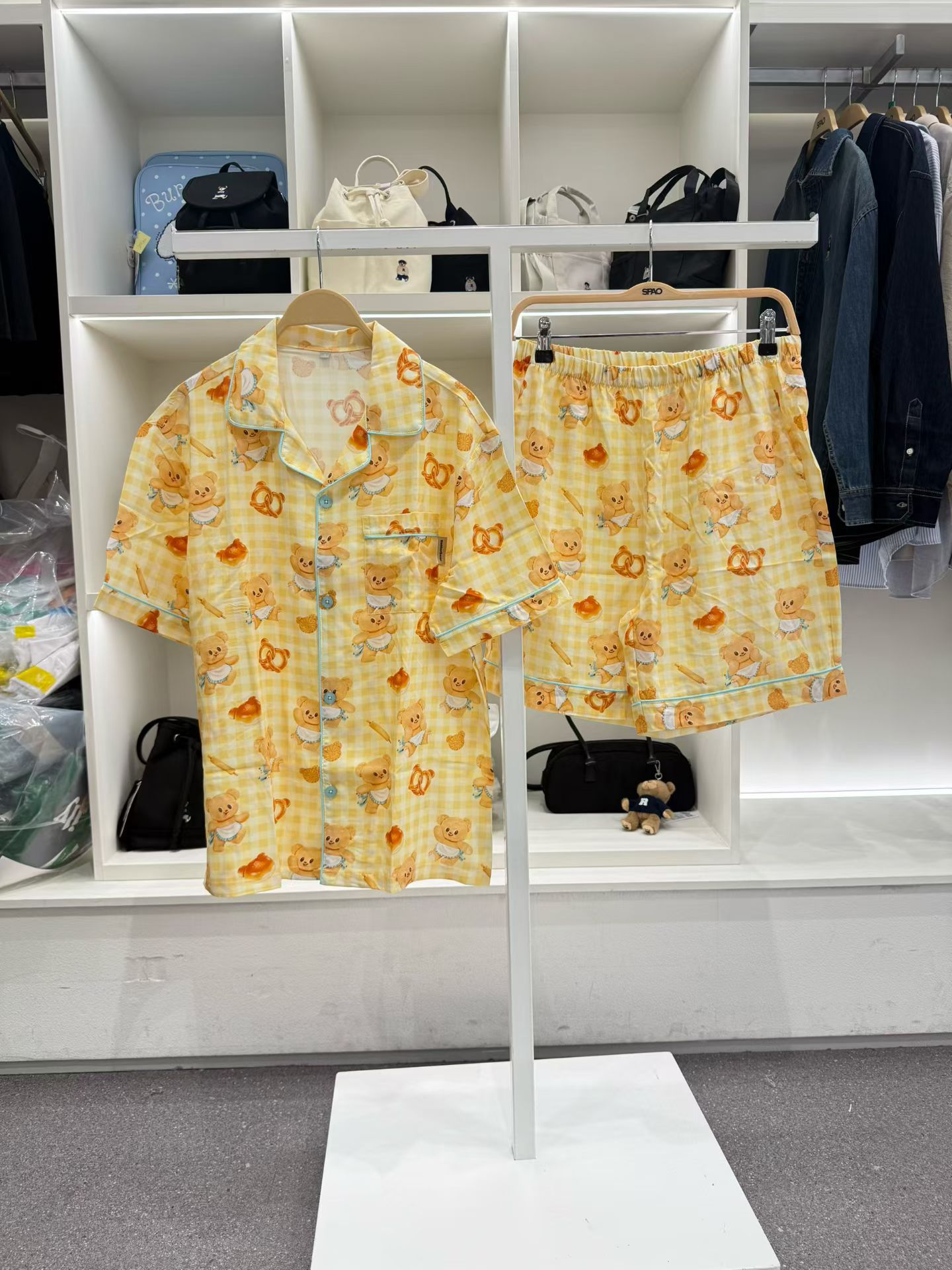 【24小時網站自助下單】2026年4月10日截🌸🧸SPAO🧸韓國專門店/免稅店🆕 SPAO x BUTTERBEAR 限量版 短䄂睡衣套裝😍 男女同款 折扣優惠🈹 | 預訂約3-4星期