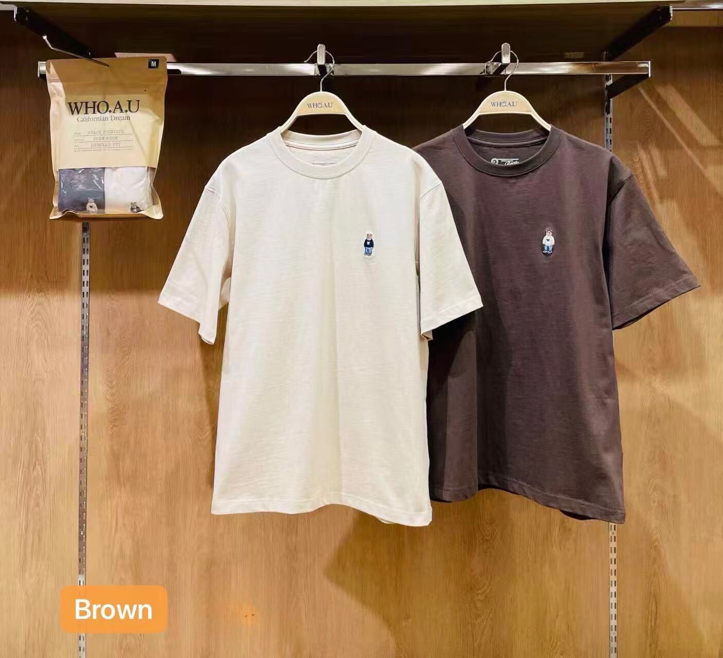 【24小時網站自助下單】售完即止🌸‼️一套2件最抵着‼️💛2026🆕💛最新上市 新顏色好靚呀🐻Who A U🐻韓國專門店/免稅店 2026年最新款刺繡小熊短袖Tee 2件套(2PACK)Steve T-shirt | 預訂約3-4星期(自行備註顏色及尺寸)