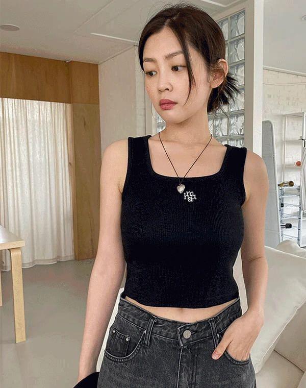 【24小時網站自助下單】現貨🌸🇰🇷MuahMuah Logo slim fit knit sleeveless | 落單後約3-5個工作天寄出