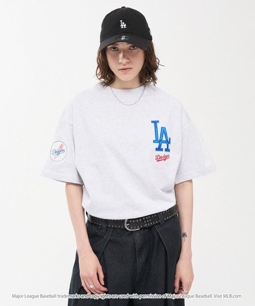 【24小時網站自助下單】‼️2026年6月4日準時截單‼️🌸日本直送 特價優惠‼️MLB/美國職棒大聯盟 定製 徽章刺繡 大剪影短袖T恤（男/女可穿） | 預訂約7月初至中(自行備註顏色及尺寸)