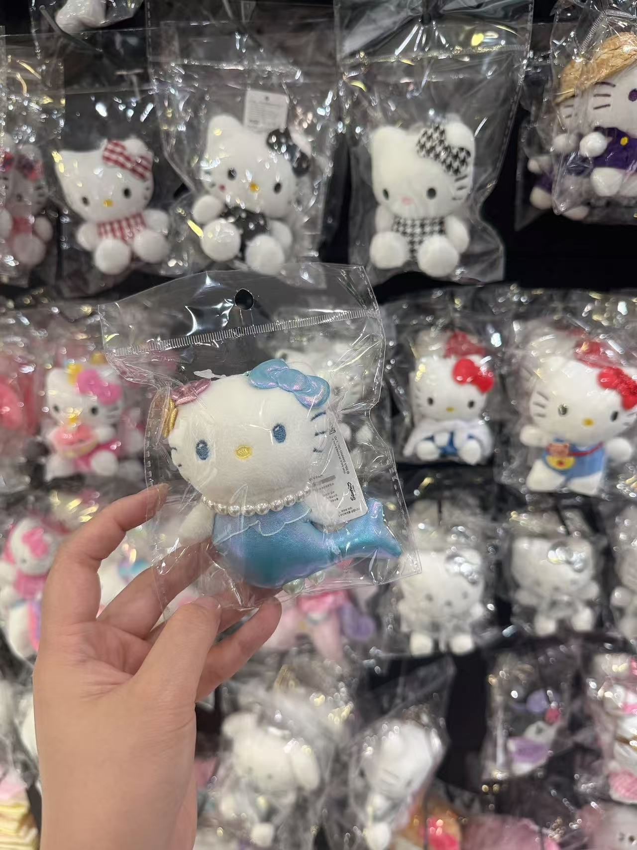 【24小時網站自助下單】🌸韓國代購 🇰🇷Hello Kitty 掛件 | 預訂約2-3星期(whatsapp send款式訂貨)