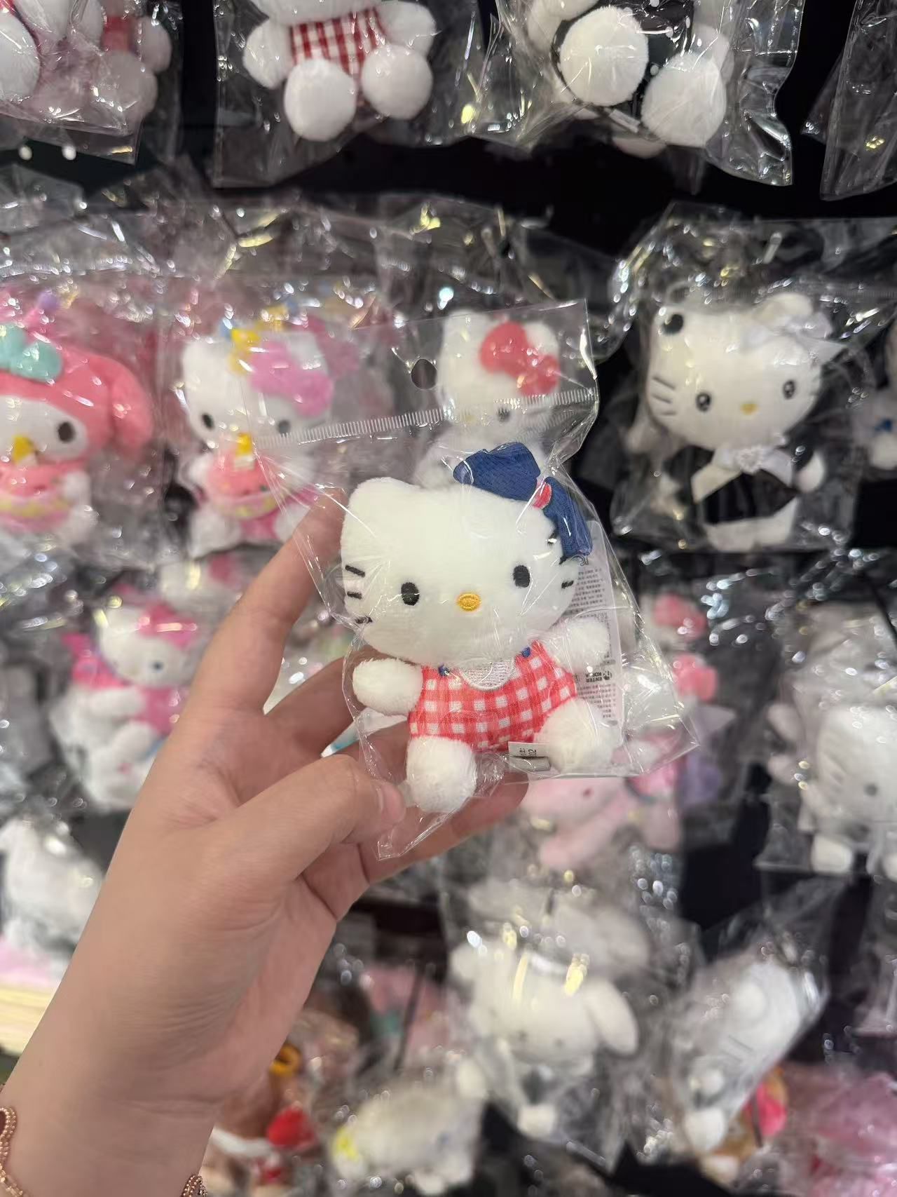 【24小時網站自助下單】🌸韓國代購 🇰🇷Hello Kitty 掛件 | 預訂約2-3星期(whatsapp send款式訂貨)