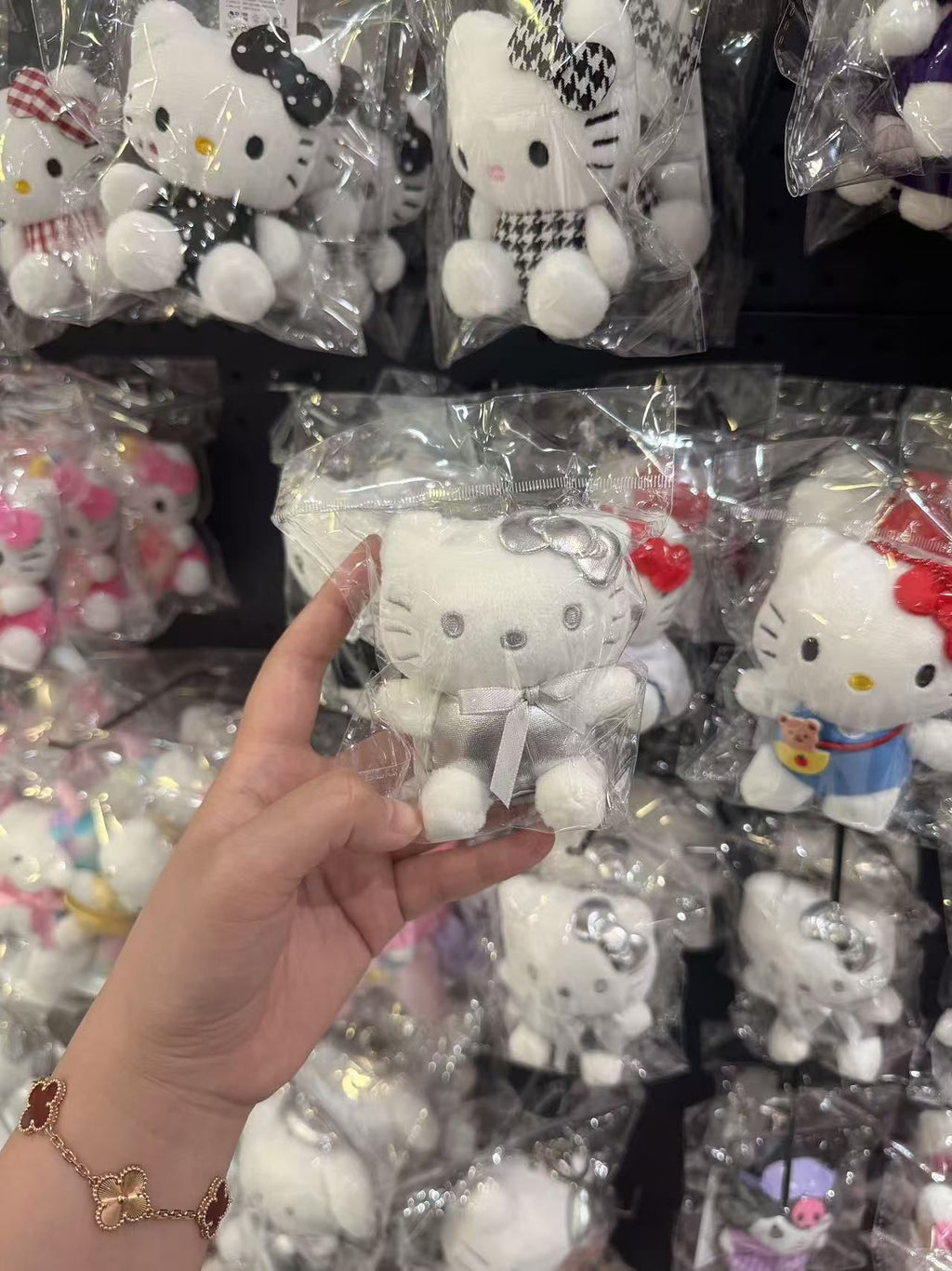 【24小時網站自助下單】🌸韓國代購 🇰🇷Hello Kitty 掛件 | 預訂約2-3星期(whatsapp send款式訂貨)