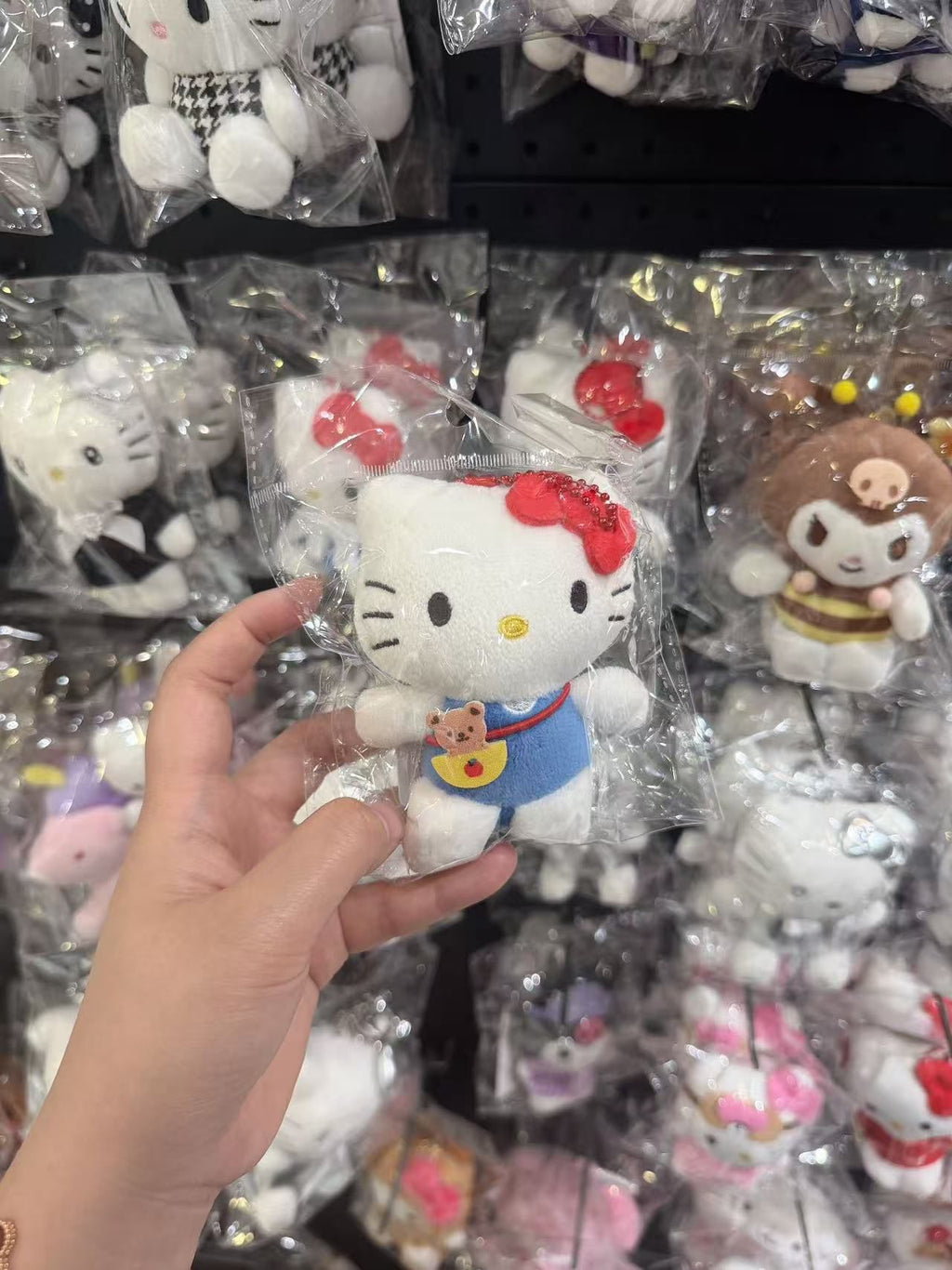 【24小時網站自助下單】🌸韓國代購 🇰🇷Hello Kitty 掛件 | 預訂約2-3星期(whatsapp send款式訂貨)