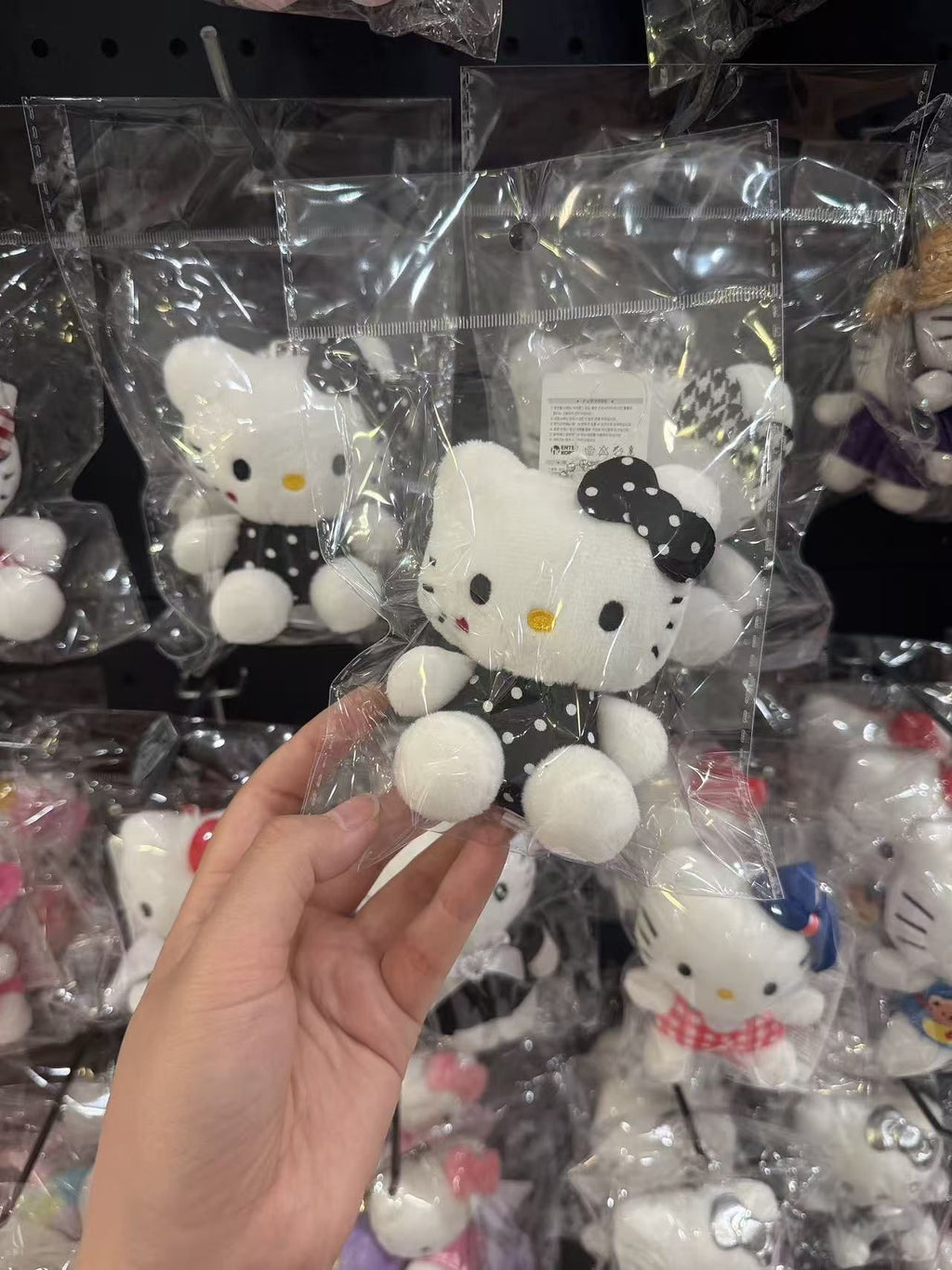 【24小時網站自助下單】🌸韓國代購 🇰🇷Hello Kitty 掛件 | 預訂約2-3星期(whatsapp send款式訂貨)
