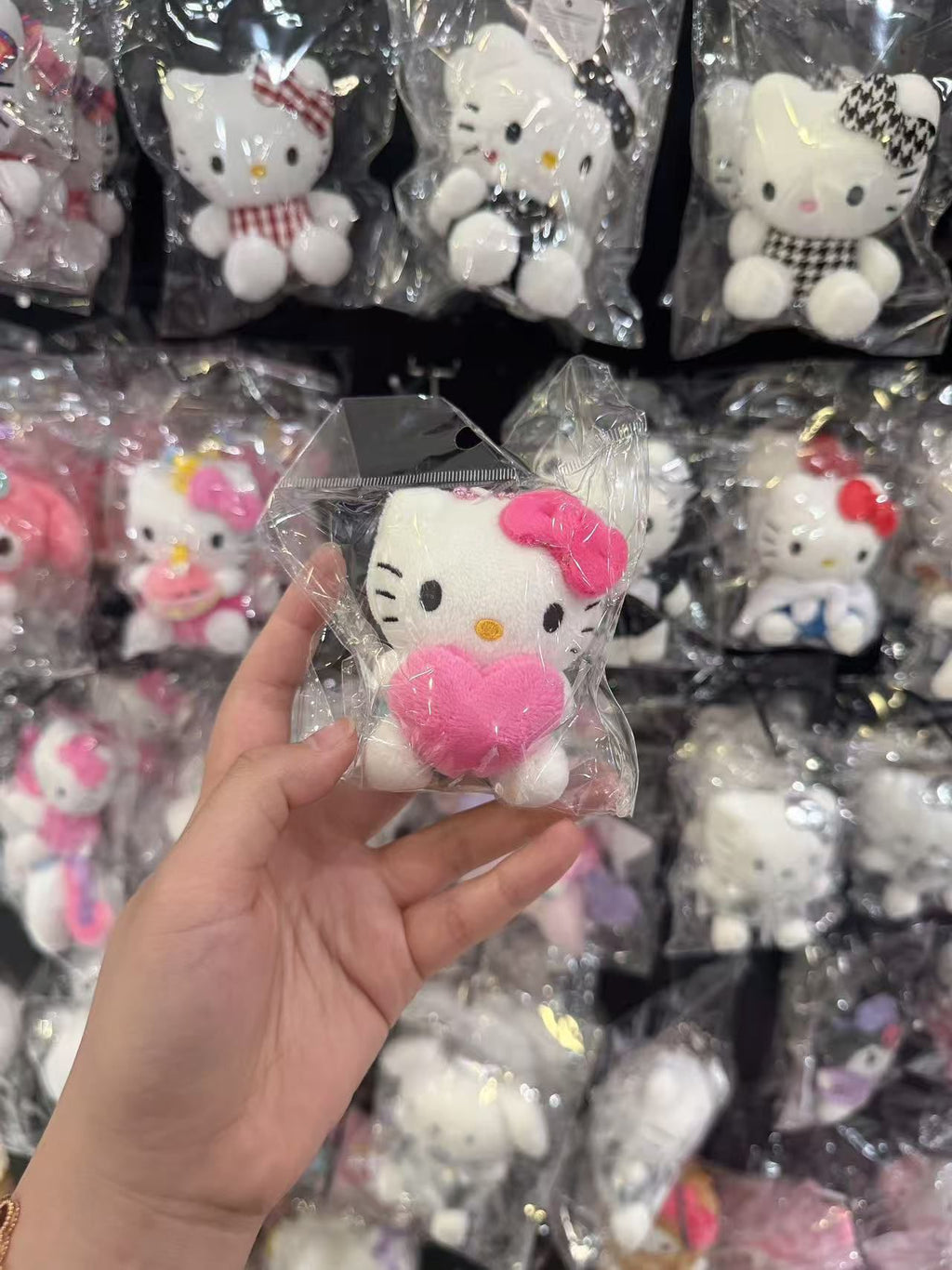 【24小時網站自助下單】🌸韓國代購 🇰🇷Hello Kitty 掛件 | 預訂約2-3星期(whatsapp send款式訂貨)