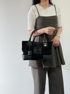 【24小時網站自助下單】🌸日本中古品代購 Loewe Amazona黑銀麂皮手提包 ➕鎖🔒1➕鑰匙🔑2 | 預訂約2-3星期