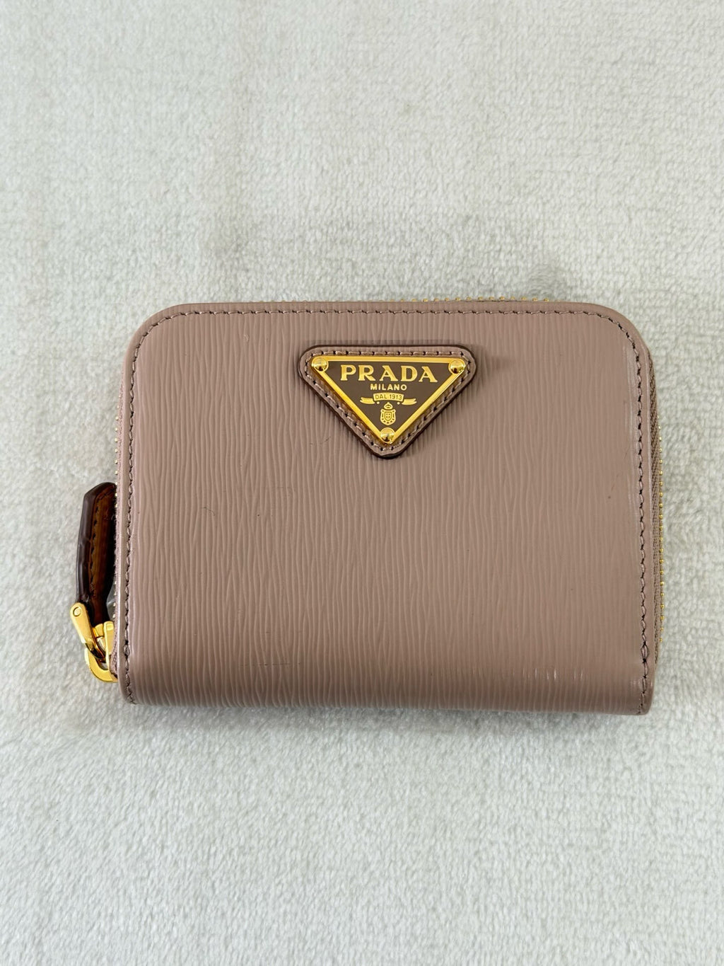 【24小時網站自助下單】🌸日本中古品代購 Prada錢包 ➕卡➕盒 保存品 未使用 | 預訂約2-3星期