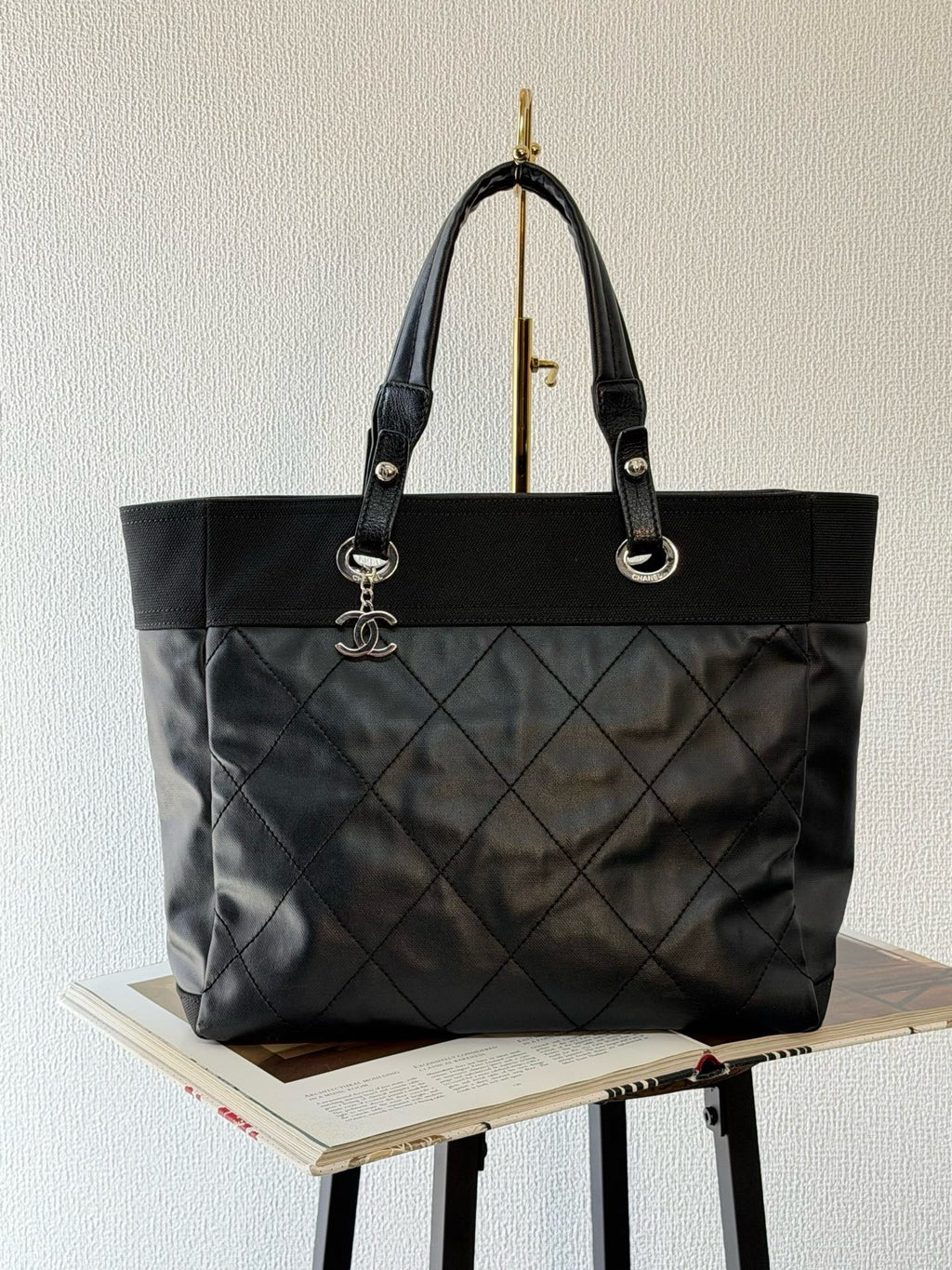 【24小時網站自助下單】🌸日本中古品代購 Chanel paris biarritz黑銀菱格子母托特包➕標 16開 | 預訂約2-3星期