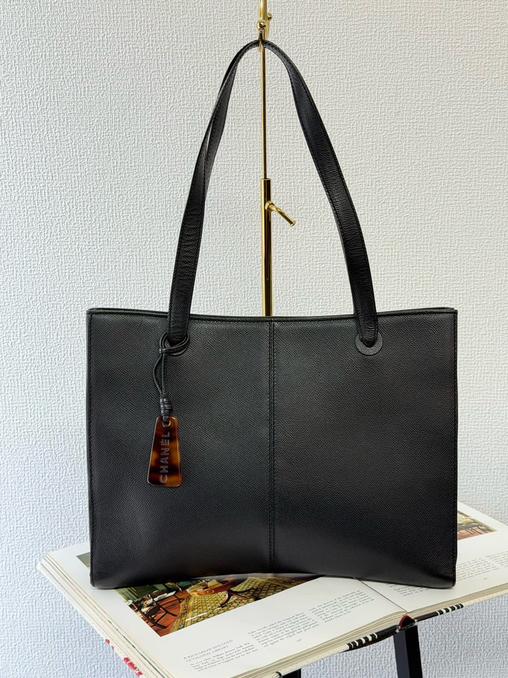 【24小時網站自助下單】🌸日本中古品代購 Chanel牛皮玳瑁扣托特包 ➕標 5開 | 預訂約2-3星期