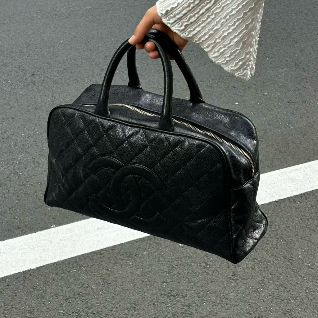 【24小時網站自助下單】🌸日本中古品代購 CHANEL 香奈兒黑金牛皮大logo手提保齡球大號 有標無卡8開 | 預訂約2-3星期