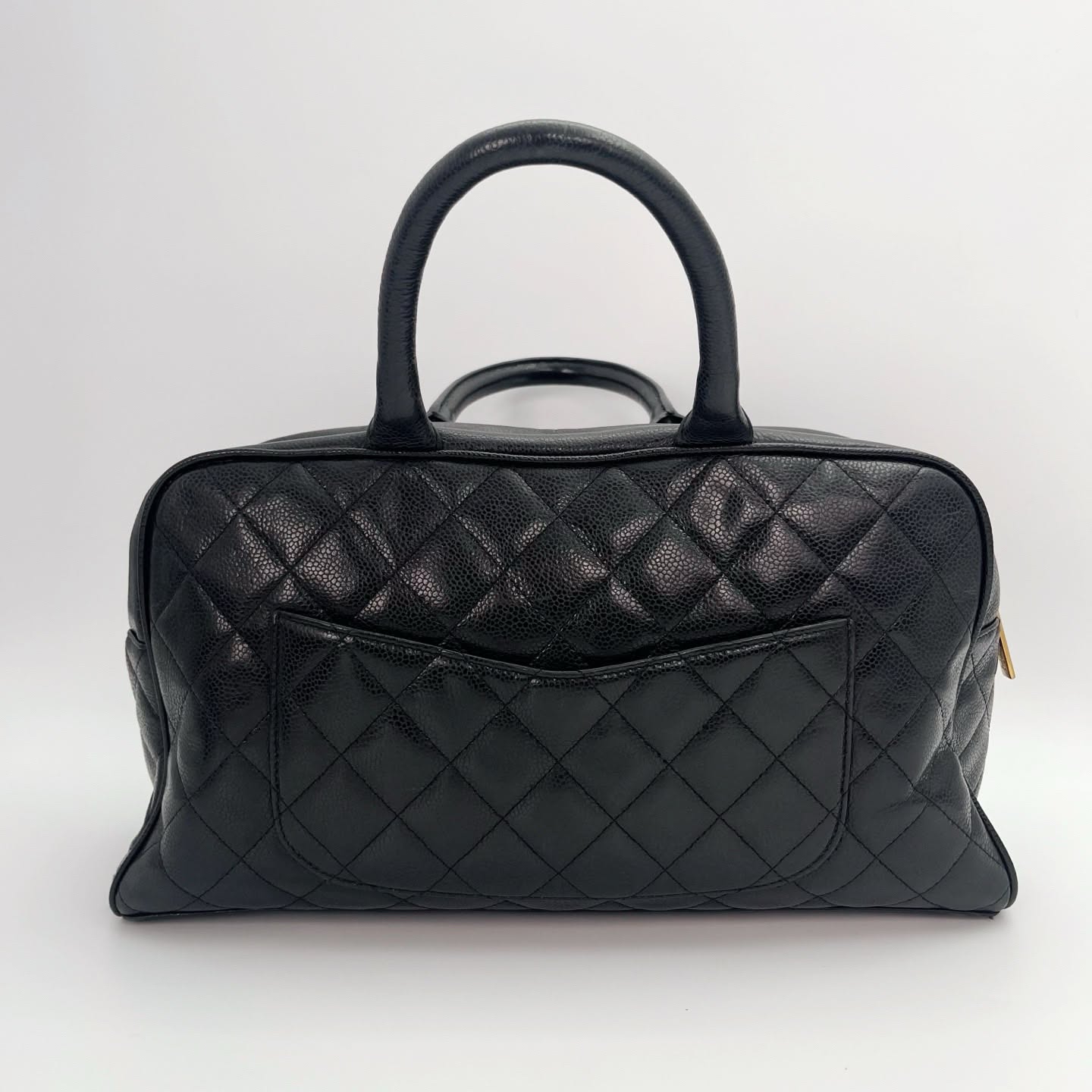 【24小時網站自助下單】🌸日本中古品代購 CHANEL 香奈兒黑金牛皮大logo手提保齡球大號 有標無卡8開 | 預訂約2-3星期