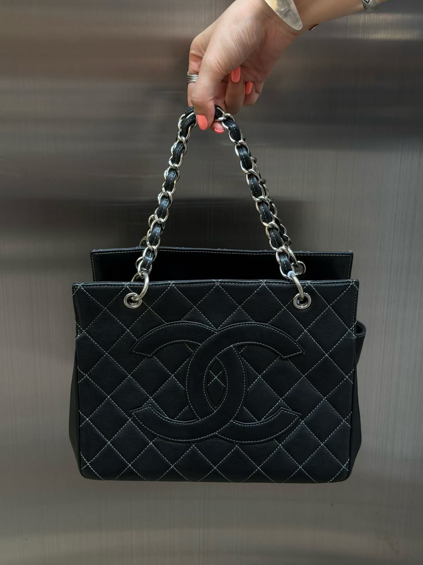 【24小時網站自助下單】🌸日本中古品代購 CHANEL 香奈兒黑銀羊皮外縫線菱格紋手提腋下托特包 | 預訂約2-3星期