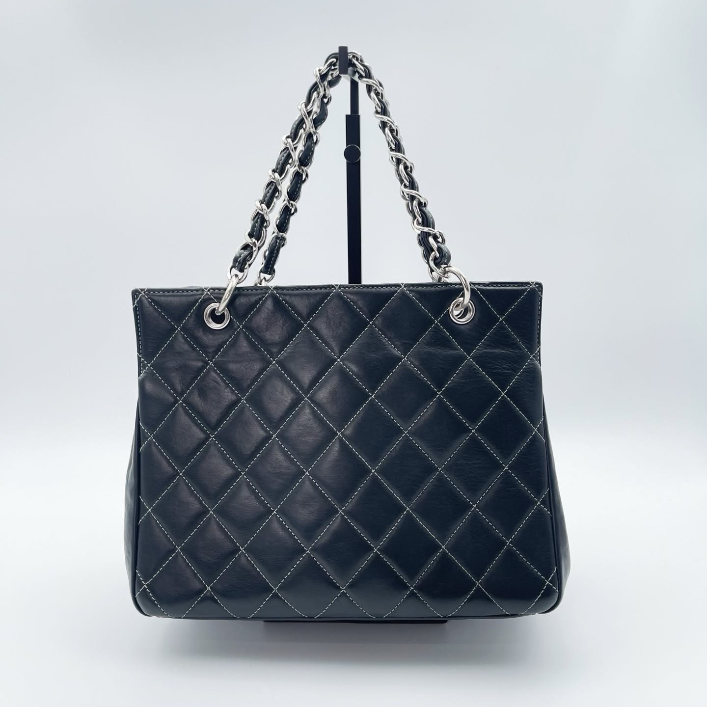 【24小時網站自助下單】🌸日本中古品代購 CHANEL 香奈兒黑銀羊皮外縫線菱格紋手提腋下托特包 | 預訂約2-3星期