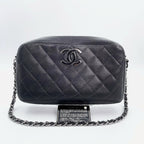 【24小時網站自助下單】🌸日本中古品代購 CHANEL 香奈兒黑銀魚子醬牛皮大logo拉鍊單肩包 卡標齊6開 | 預訂約2-3星期