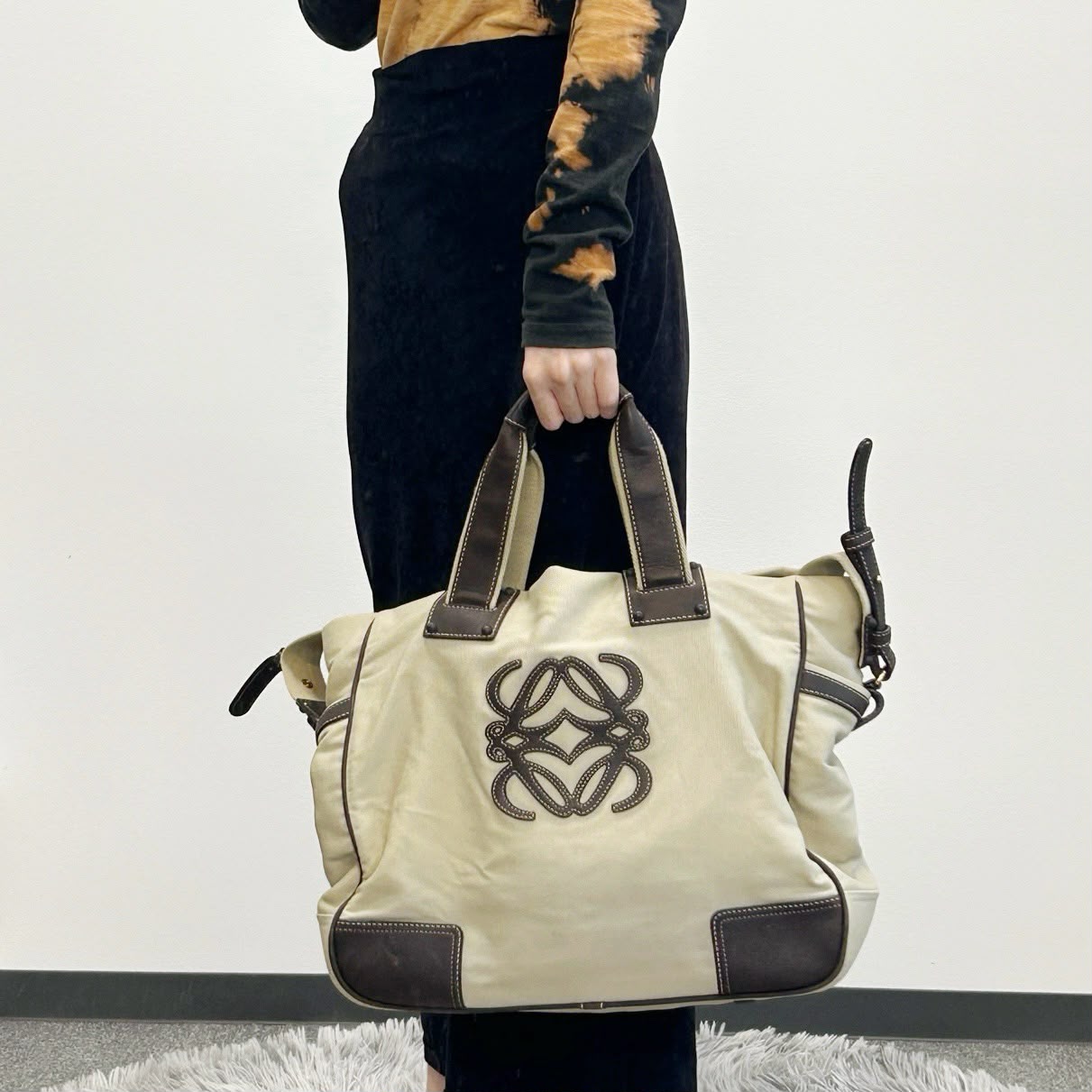 【24小時網站自助下單】🌸日本中古品代購 loewe米棕色帆布拼皮大logo 2way托特包 | 預訂約2-3星期